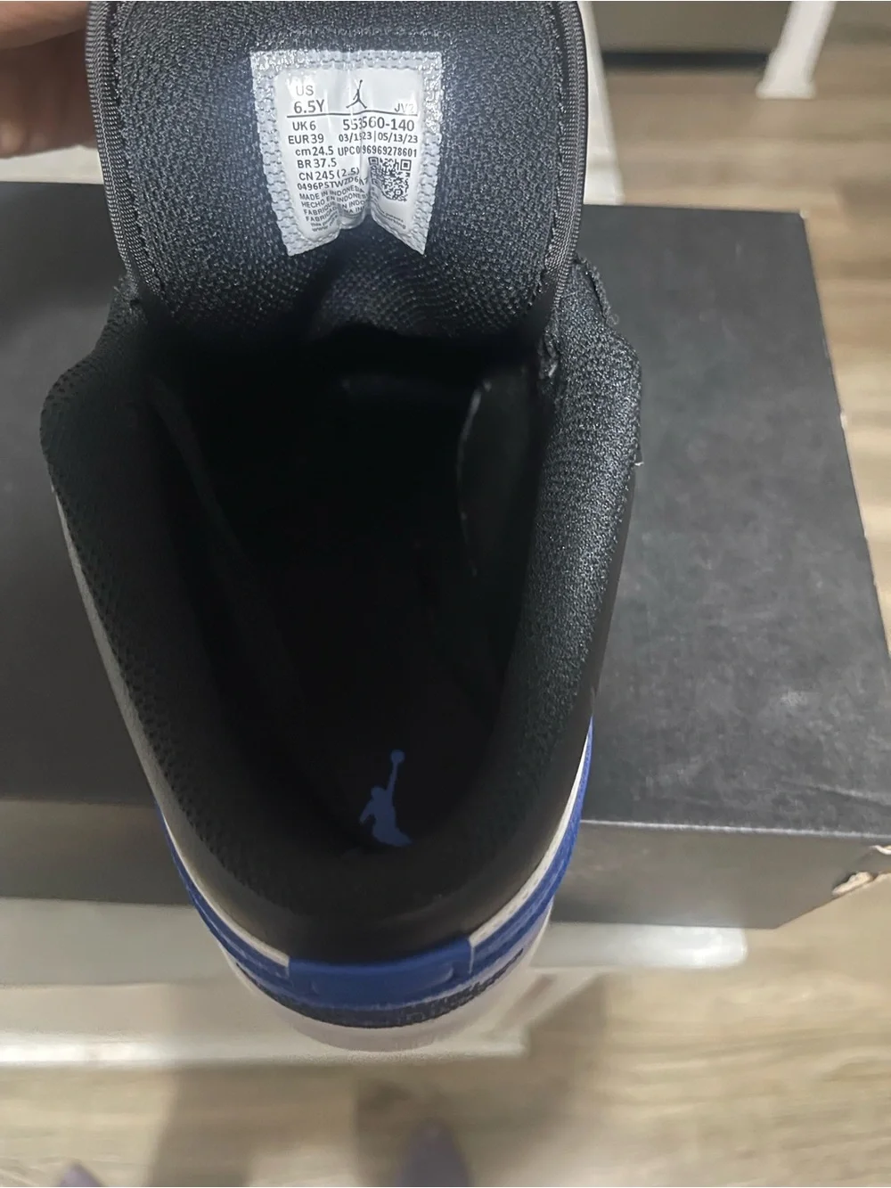 Jordan Low-Top Sneakers in Black/Blue/White